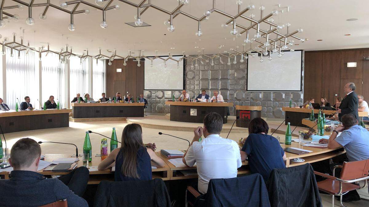 Im Leobener Gemeinderat wurde 2018 die Aberkennung der Ehrenbürgerschaft von Josef Freudenthaler gegen die Stimmen der FPÖ beschlossen
