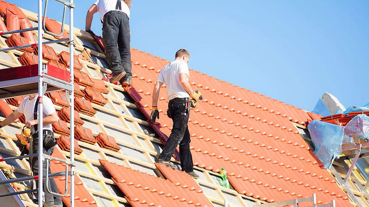 Dachdecker ist in der Steiermark ein Mangelberuf