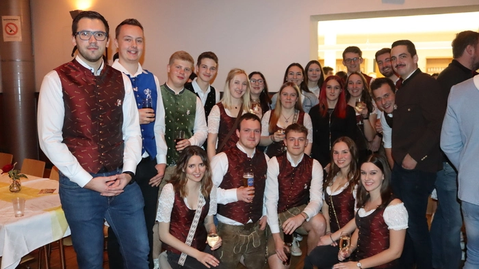 Die LJ Pustritz kam mit einer großen Abordnung zum Bauernball.