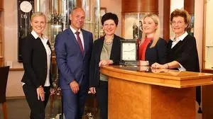 Team von Juwelier Wieser in Leoben: Melanie Kamper, Michael Wieser, Irene Wieser, Stefanie Puster, Regina Raubitzek