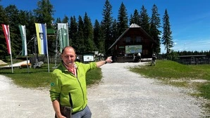 Bürgeralpe-Geschäftsführer Johann „Kleini“ Kleinhofer führt durch die Erlebniswelt auf der Mariazeller Bürgeralpe