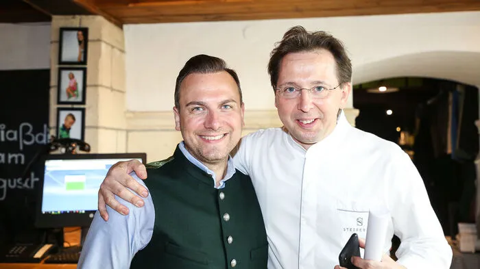 Trefen der Spitzenköche: Heinz Reitbauer jun. mit dem Berliner Sternekoch Tim Raue