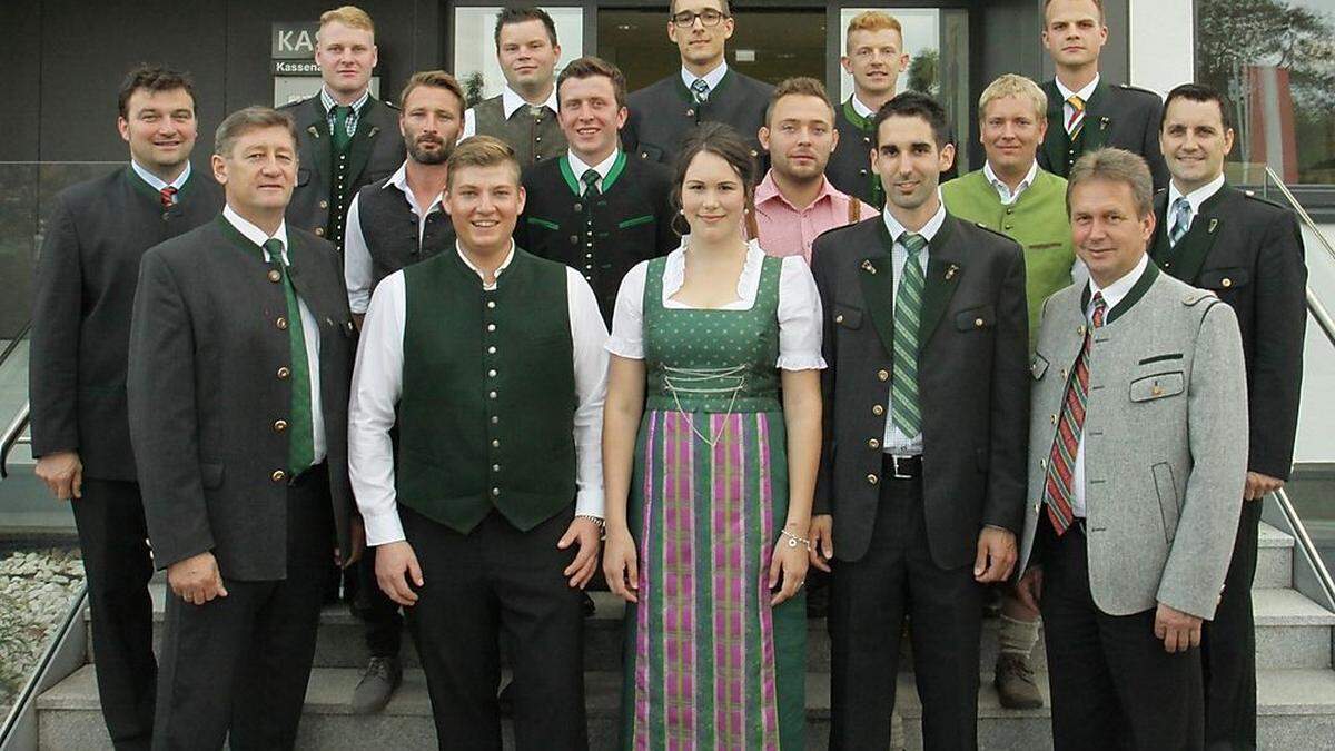 Die südoststeirischen Landwirtschafts-Meister mit Landarbeiterkammer-Präsident Eduard Zentner und Landwirtschaftskammer-Präsident Franz Titschenbacher.