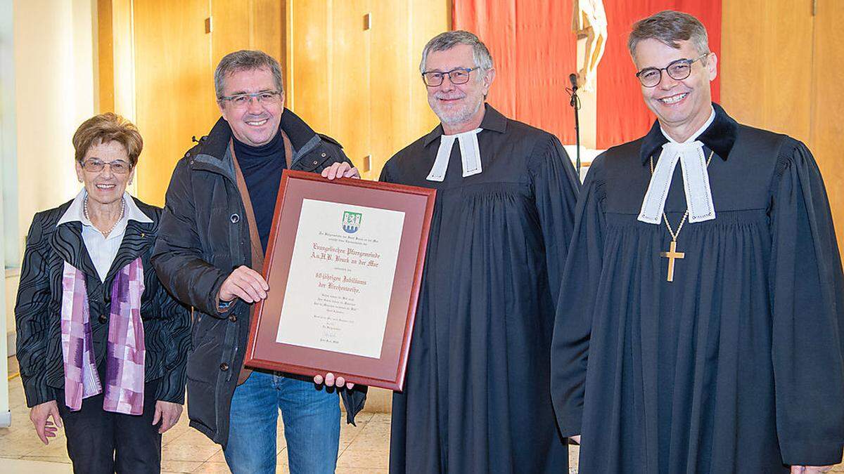 Kuratorin Christine Mahrer, Bürgermeister Peter Koch, Senior Pfarrer Wolfgang Schneider und Superintendent Wolfgang Rehner