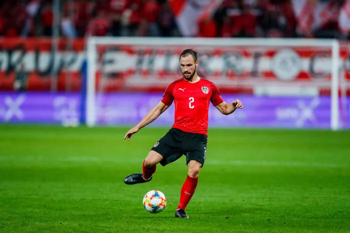 Andreas Ulmer: 4 Sein bisher stärkstes Länderspiel. Hatte Grosicki weitestgehend gut unter Kontrolle, ließ den Ball gekonnt laufen und entlastete Alaba in der Defensive, obwohl er sehr oft sehr hoch stand.
