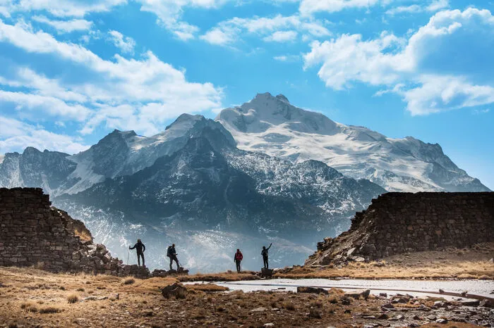 Ausblick auf den 6088 Meter hohen Gipfel des Huayna Potosi.