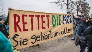 Protest-Kundgebungen am Puchsteg in Graz