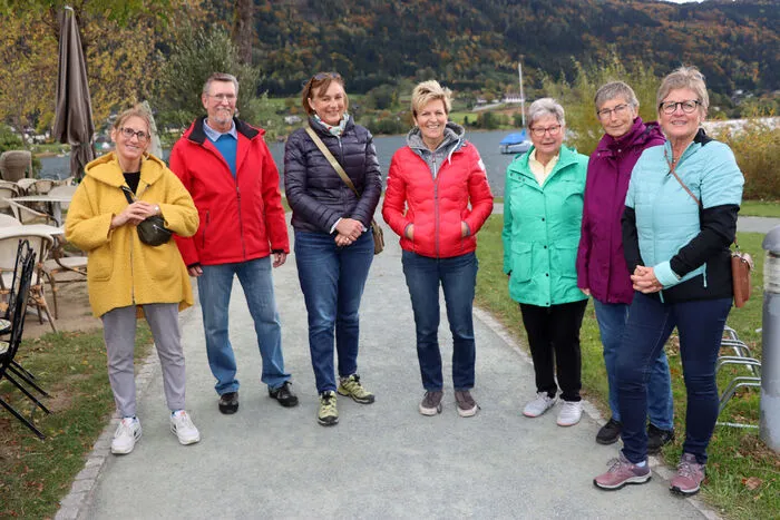Die TeilnehmerInnen am letzten Spaziergang heuer am Foto von Links: Barbara Kolland, Vize-Bgm. Walter Müller, Ursula Uzak, Claudia Strobl, Anna Kronawetter, Sieglinde Ewald und Ursula Dielacher.