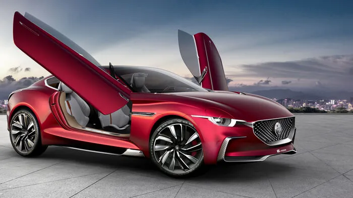 Wir erinnern uns: 2008 übernahm die Shanghai Automotive Industry Corporation, kurz SAIC, die Namensrechte an MG und Rover sowie deren Werk in Longbridge, zu Beginn um für einzelne Märkte die Modelle 25 und 75 neu aufzulegen.