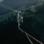 Slackline-Aktion zwischen zwei Gondeln in Bregenz