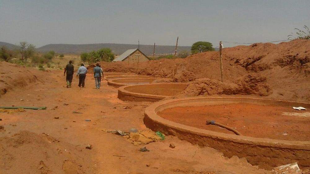 In Mwakidolyo im afrikanischen Tansania betreiben Herbert und Martin Schüttbacher eine Goldproduktion