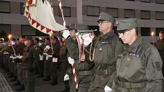Am Traditionstag gedachte man nicht nur den Verstorbenen, an diesem Tag standen die Leistungen der Soldaten und Soldatinnen des Jägerbataillons 26 im Vordergrund.