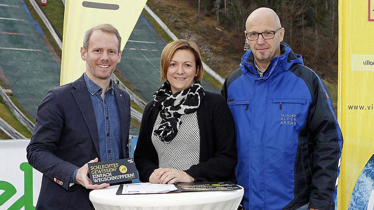 Alpen Arena-Obmann Andreas Sucher, Karina Winkler vom Thermenresort und Franz Smoliner, Geschäftsführer der Alpen Arena