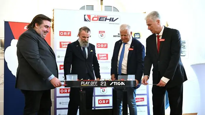 Martin Kogler, Schwedens Botschafter Anders Lindgren, Klaus Hartmann und Roger Bader