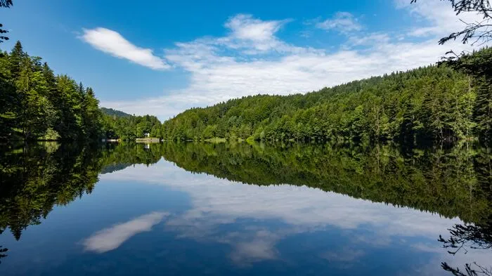 Der Nussensee im Salzkammergut (Sujetbild) bei normalem Wasserstand. Derzeit ist der See stark ausgetrocknet