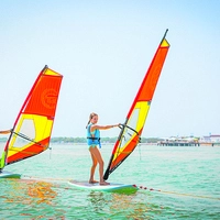 Egal, ob Windsurfen, Golf oder andere Sportarten: Lignano bietet Aktivurlauber:innen ein umfangreiches Angebot