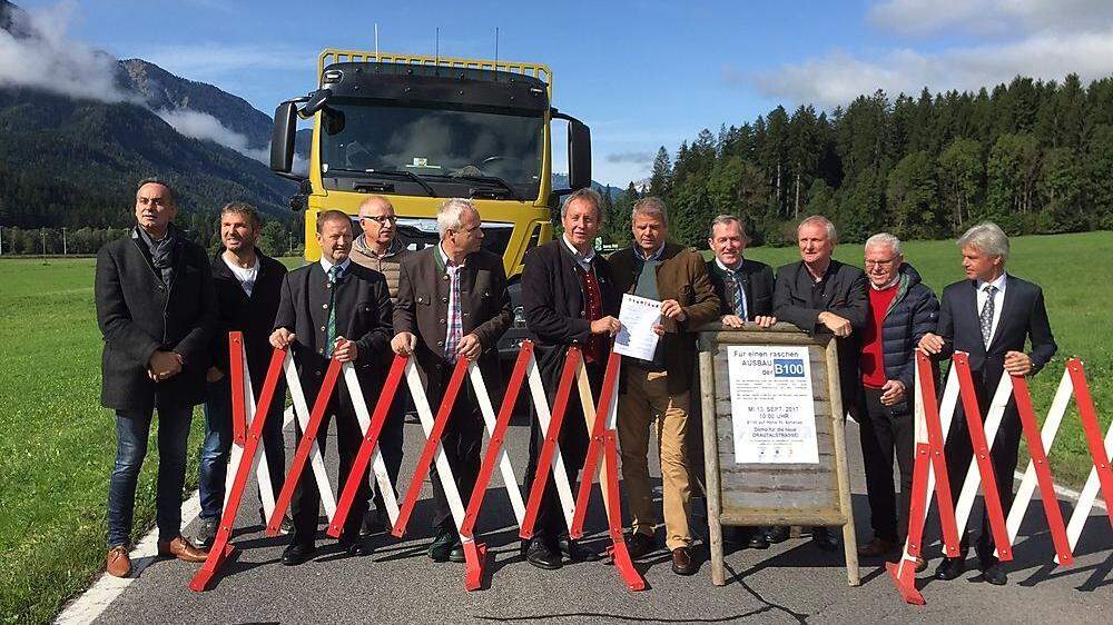 Schulterschluss zwischen Oberkärntner und Osttiroler Bürgermeistern für einen raschen Ausbau der Straße durch das obere Drautal und in Sillian