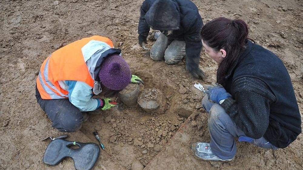 Bei Grabungen entlang der Trasse der neuen Koralmbahn stießen die Archäologen auf 50 Urnengräber aus der Keltenzeit
