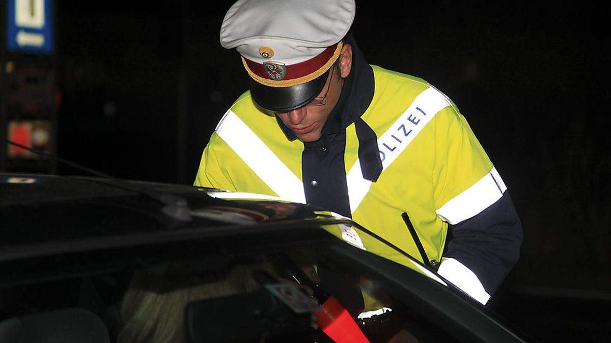 Polizei zog den betrunkenen Familienvater aus dem Verkehr (Sujetbild)