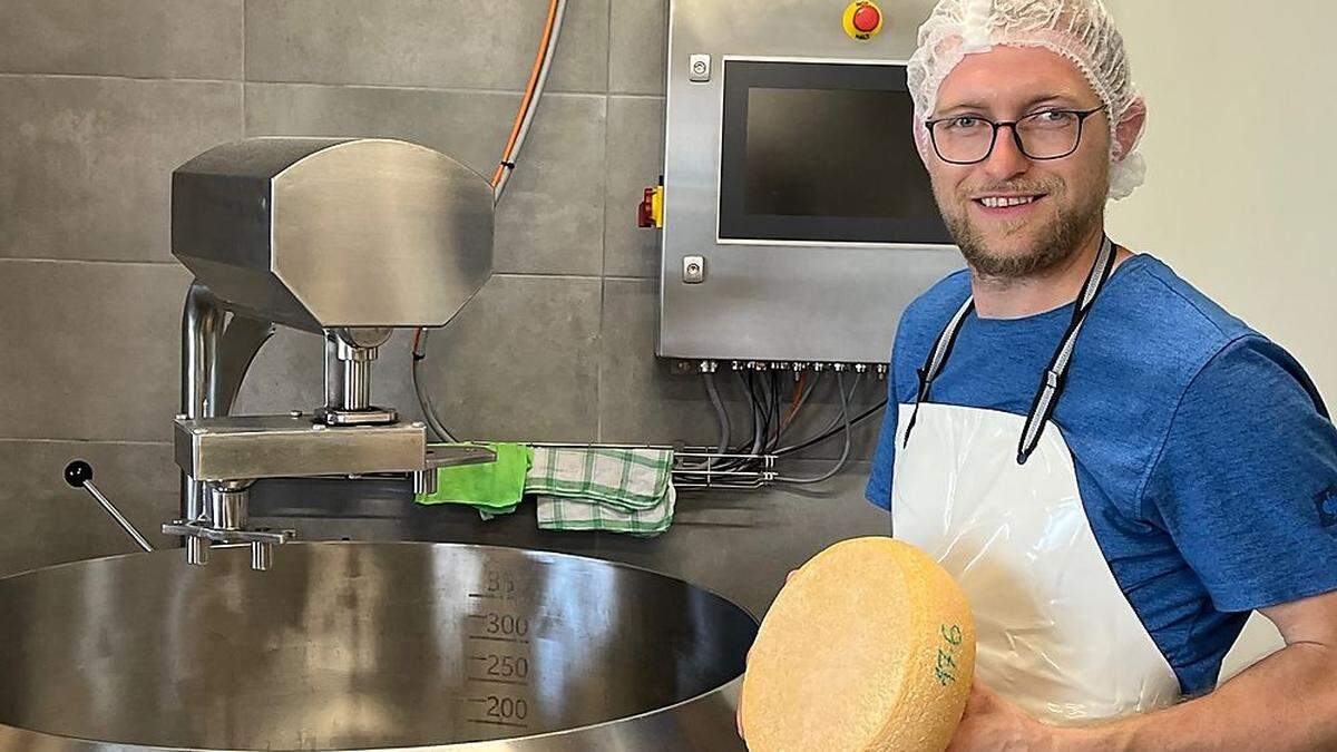 Franz-Stefan Glabischnig produziert wieder Käse auf der Alexanderalm