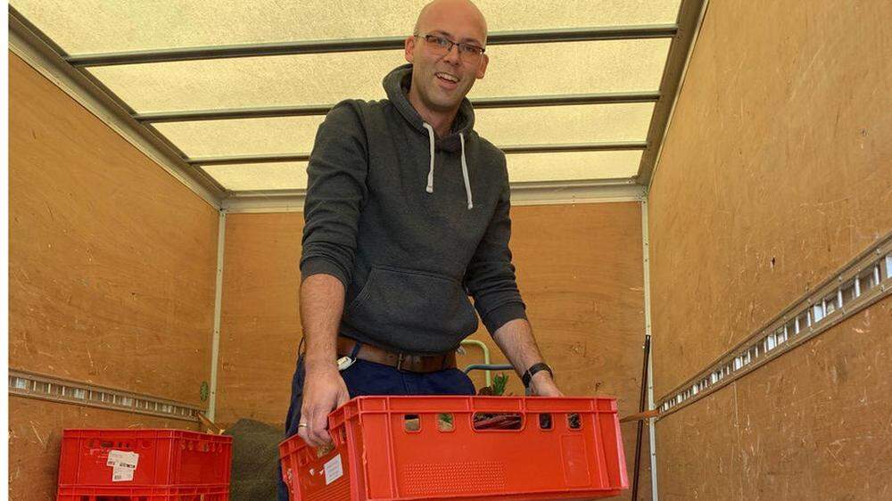 Philipp Friesenbichler aus Floing versorgt Menschen in Not mit Essen