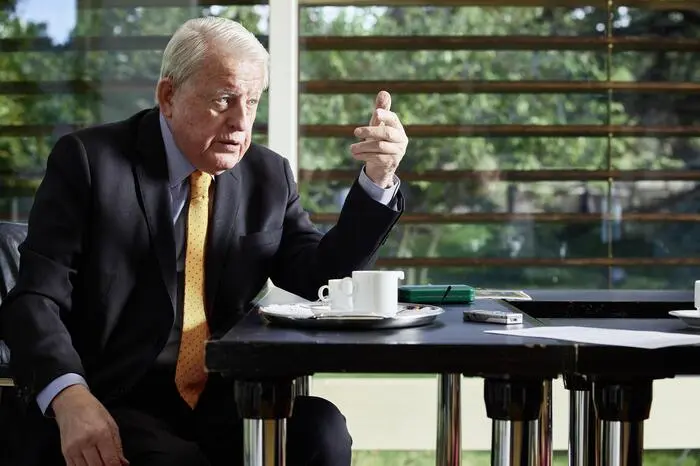 „Ein freies Wochenende hat auch was.“ - Ex-Kanzler Franz Vranitzky (SPÖ) hat nicht einmal den Fernseher angedreht.