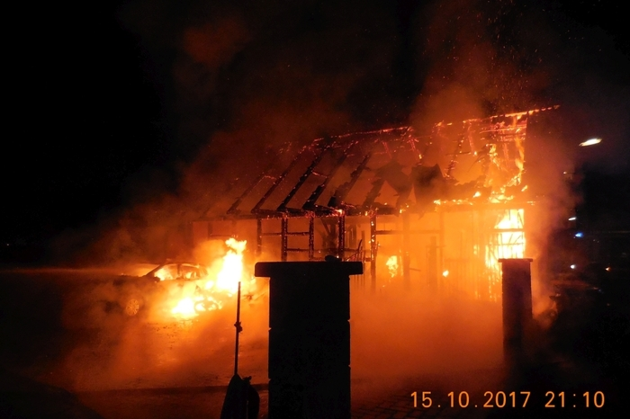 Es stellte sich jedoch heraus, dass es sich bei dem Brand um ein Feuer im einem  Nebengebäudes handelte.