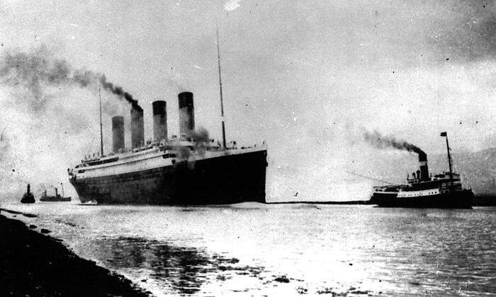 Die Original-Titanic bei ihrer Abfahrt von Southampton am 10. April 1912