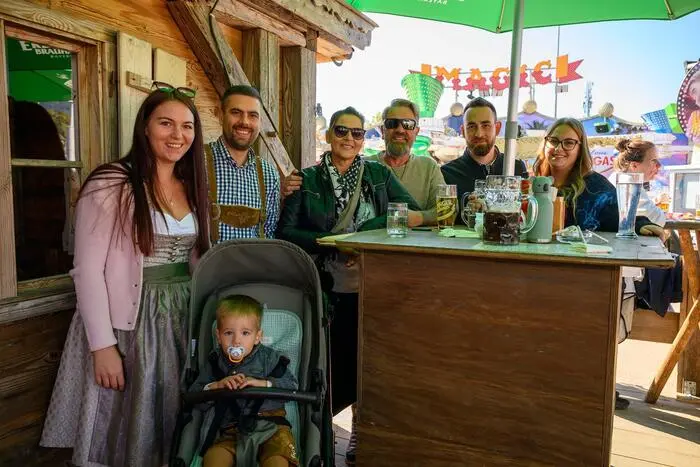 „Beim Getränkeverhalten zeichnet sich eine interessante Entwicklung ab. Immer mehr Gäste greifen zu alkoholfreiem Bier und Wein“, erklären die Gastgeber. 