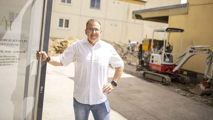 Studentendorf-Standortleiter Robert Kollman ist erleichtert über den Beginn der Sanierungsarbeiten.