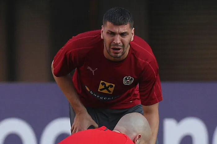 Aleksandar Dragovic: 3 Nicht so stark wie gegen Slowenien, fing aber wieder einige Bälle der Nordmazedonier ab. Wirkte bisweilen etwas steif und wurde zur Halbzeit wegen eines Adduktorenproblems ausgewechselt. 