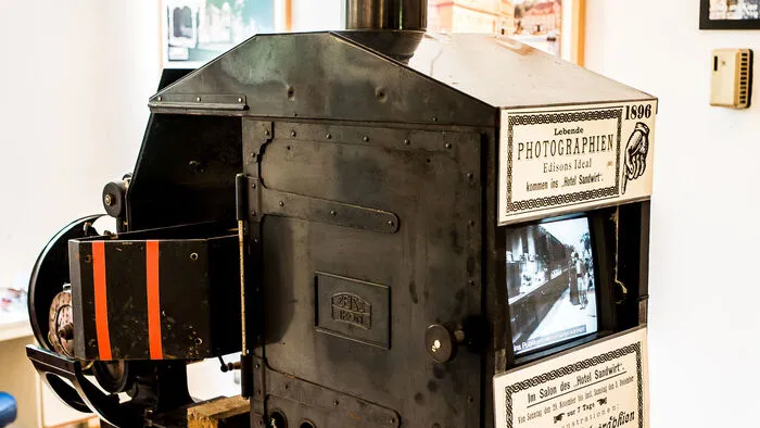 Kinos gibt es in Klagenfurt – und damit in Kärnten – seit120 Jahren. Zuerst waren es Wanderkinos, ab 1908 gibt es feste Kinos.