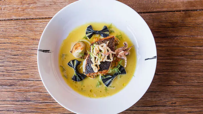 Safran und schwarze Pasta: Bouillabaillse von Markus Rath