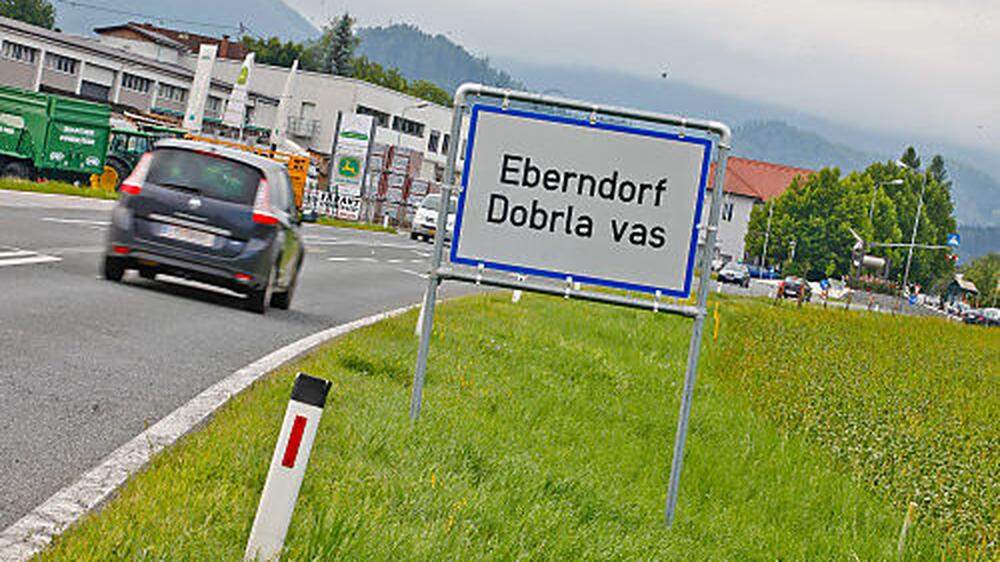 Vor rund zehn Jahren wurden in der Marktgemeinde Eberndorf zweisprachige Ortstafeln aufgestellt. 