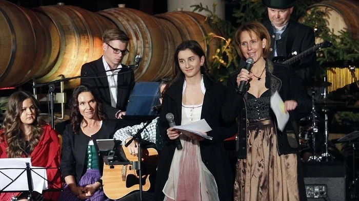 Unter dem Motto „ Weihnachten Dahoam“ lud die Familie Thaller ins Großwilfersdorfer Weinschloss...  