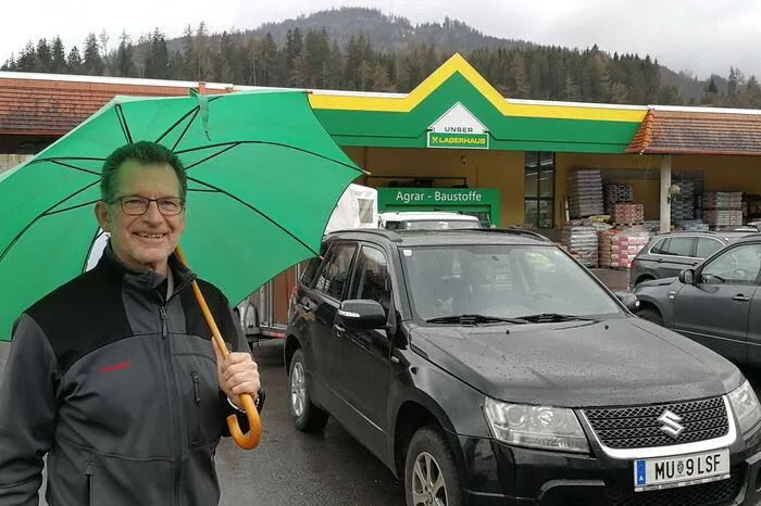 Ein Regenschirm konnte am Eröffnungstag nicht schaden.