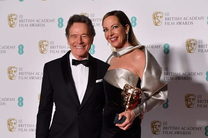Bryan Cranston und Kollegin Allison Janney