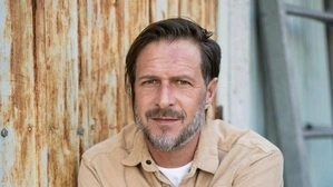 Robin Pirker veröffentlichte kürzlich die Single "Lachen & Leben"