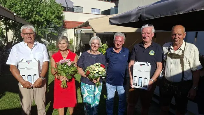 Präsidentenwechsel beim Lions Club Bad Radkersburg-Mureck: Pastpräsident Kurt Maitz mit Gattin Elisabeth, Brigitte Pracher, Neopräsident Josef Bund, der scheidende Sekretär Gerhard Pracher und der neue Sekretär Kurt Hoffelner (v.l.)