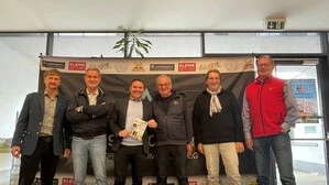 Stehen hinter der Ainova 2026: Messeleiter Christian Feuchter, Flightline-Direktor Gerhard Interkörner, Bürgermeister Günter Reichhold, Johann Sieber vom Österreichischen Aeroclub, Gastronom Heinz Liebmann und Herbert Gasperl, der Gestalter des Flugprogramms