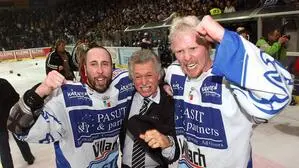 Die Meistermacher: Goalgetter Danny Bousquet, Trainer Greg Holst, Interimskapitän Mike Stewart