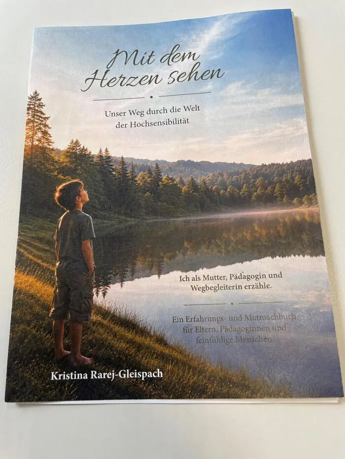 Das Cover des Buches „Mit dem Herzen sehen“. In Kürze ist es im Buchhandel erhältlich