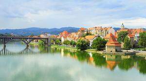 Von den drei Brücken aus am besten erkennbar: Die vorbeifließende Drau hat das Leben und die Architektur Maribors über die Jahrtausende geprägt