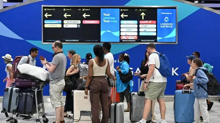 Passagiere am Flughafen wurden kurz aufgehalten