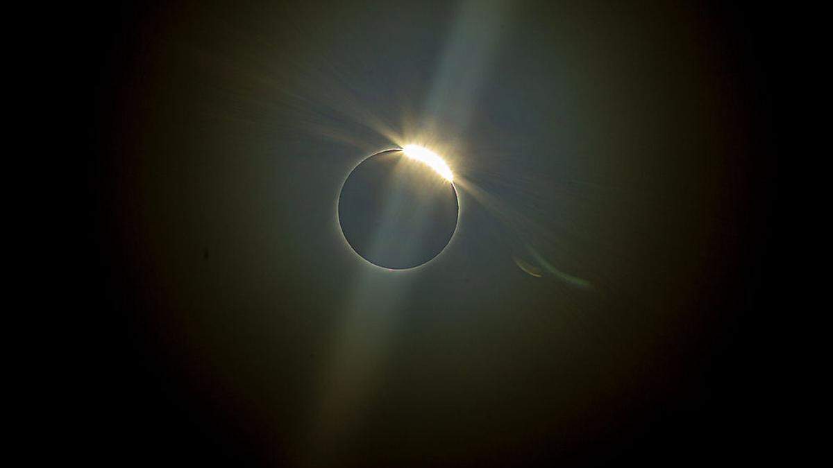 Totale Sonnenfinsternis begeisterte Zehntausende