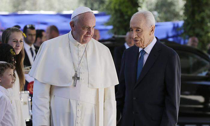Treffen 2014: Peres bei Papst Franziskus 