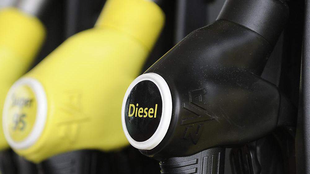 Für 50 Liter Diesel zahlt man in Italien um 14 Euro mehr, als in Österreich