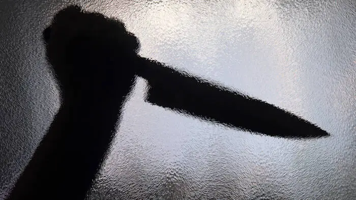 Die Frau wurde bei dem Angriff verletzt