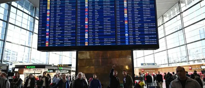 Immer wieder kommt es zu Flughafen-Sperren durch Drohnen oder Wetterballons, die in den Luftraum eindringen