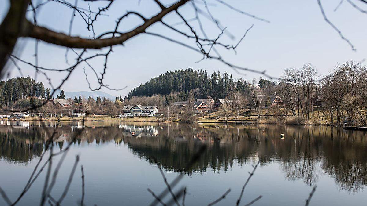 Mit dem Kauf angeblich günstiger See-Immobilien, wie hier am Maltschacher See, ging das Land Kärnten im Jahr 2007 baden